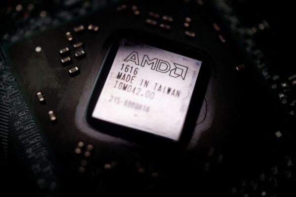 AMD shares are falling as analysts worry that AI chip targets may be ambitious