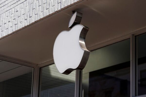 Apple sees continued decline in sales, shares down 2% despite exceeding sales expectations